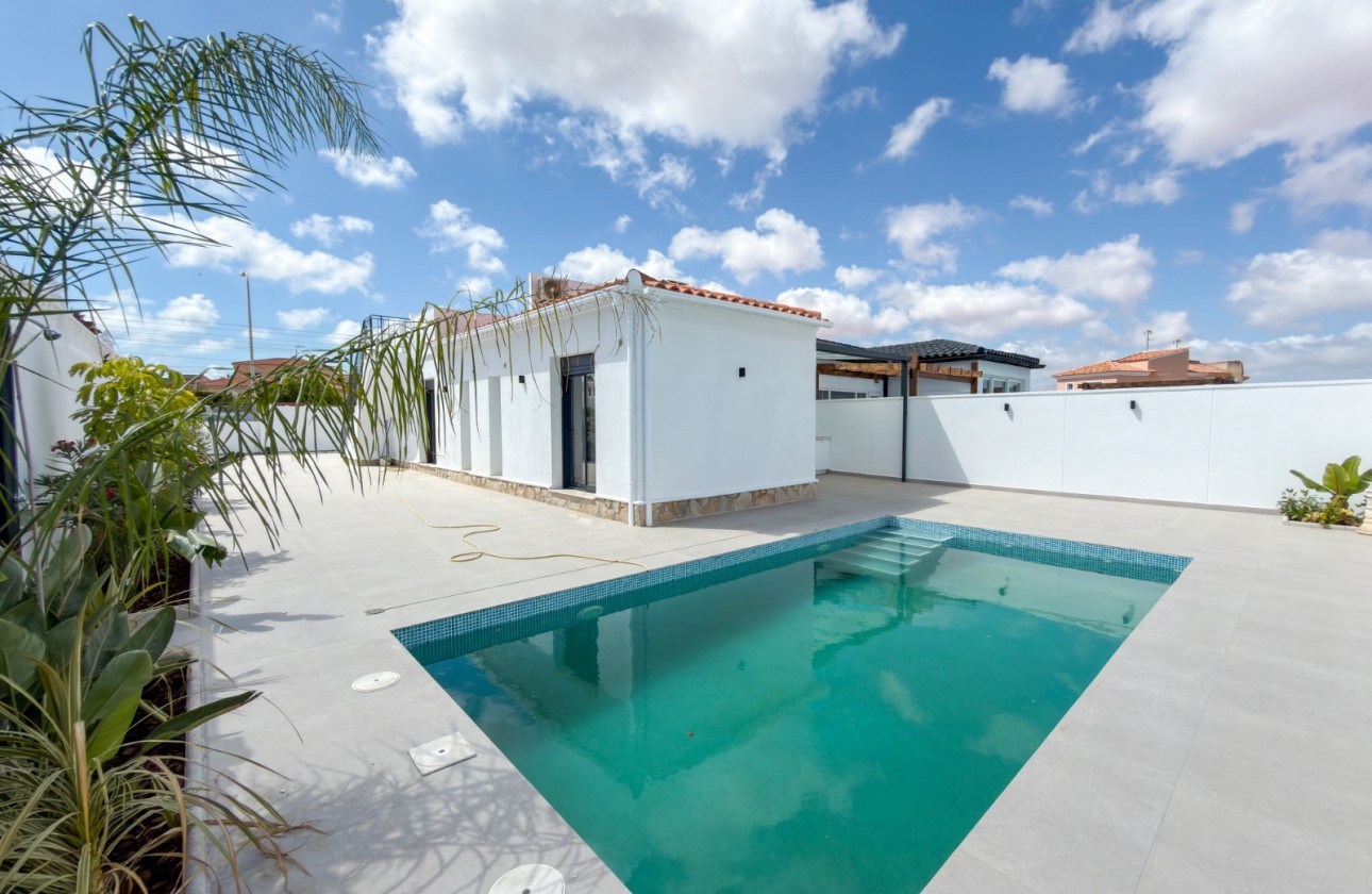 Begagnad - Fristående Villa - Torrevieja - La Siesta - El Salado -  Torreta