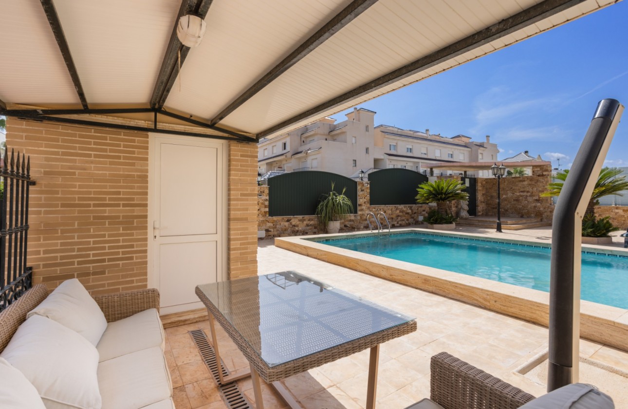 Begagnad - Fristående Villa - Torrevieja - La Veleta