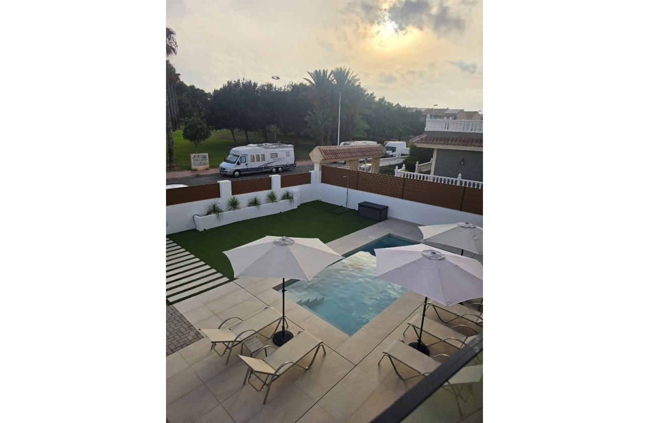 Begagnad - Fristående Villa - Torrevieja - Los Altos