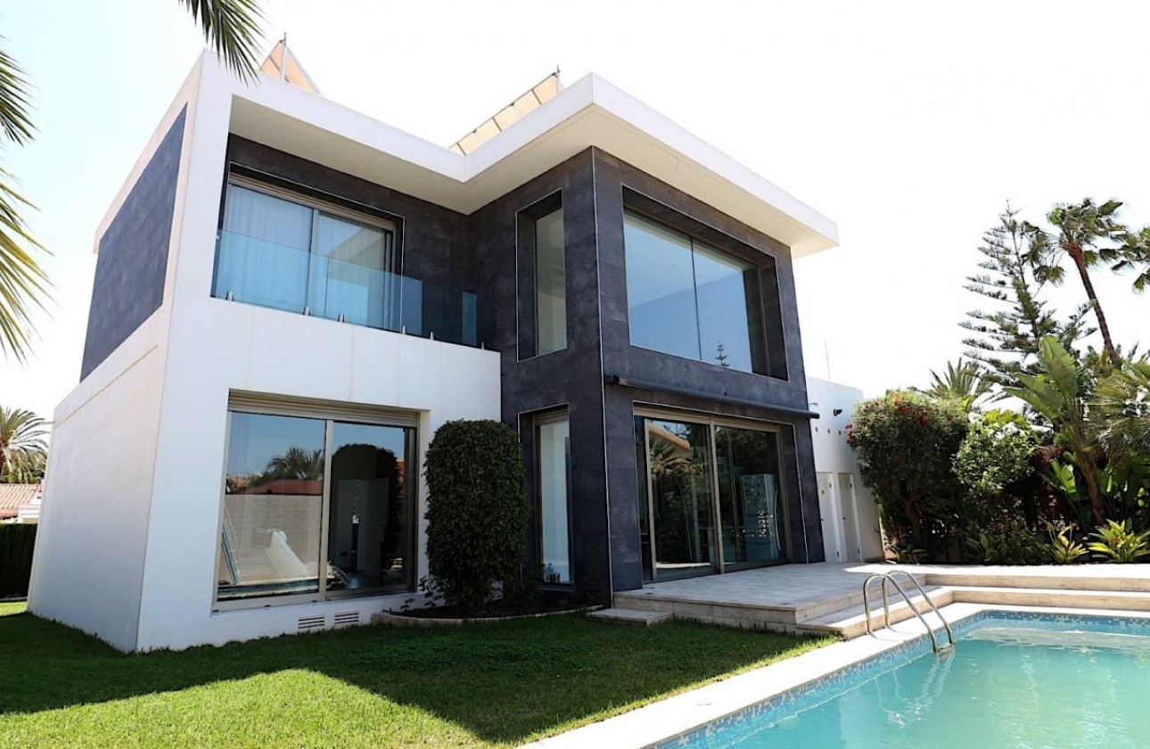 Begagnad - Fristående Villa - Torrevieja - Los Angeles