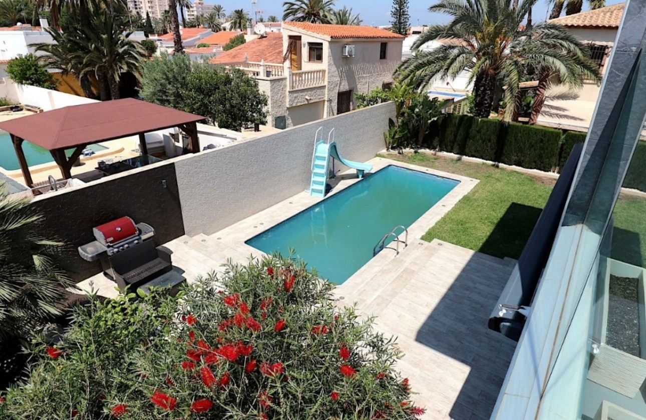 Begagnad - Fristående Villa - Torrevieja - Los Angeles