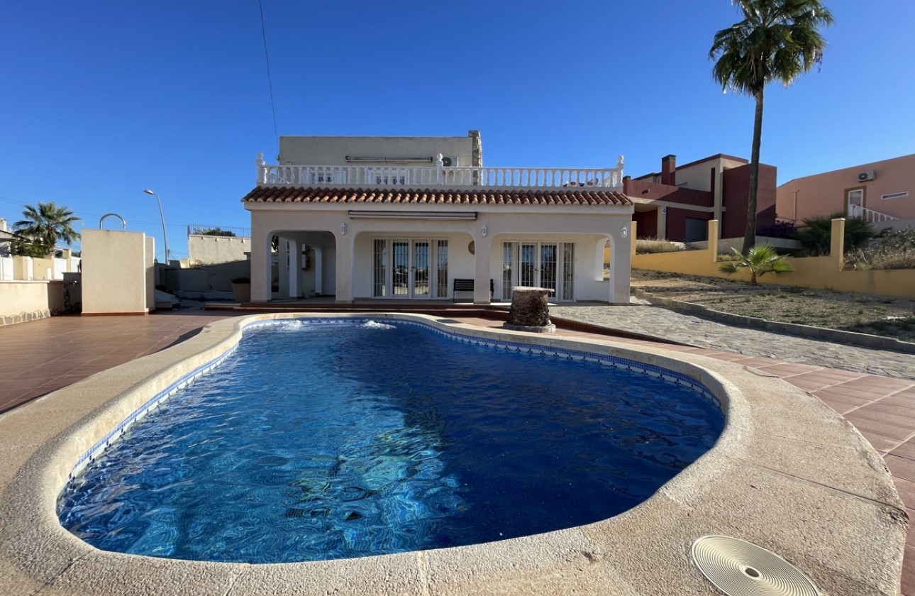 Begagnad - Fristående Villa - Torrevieja - Los Balcones - Los Altos del Edén