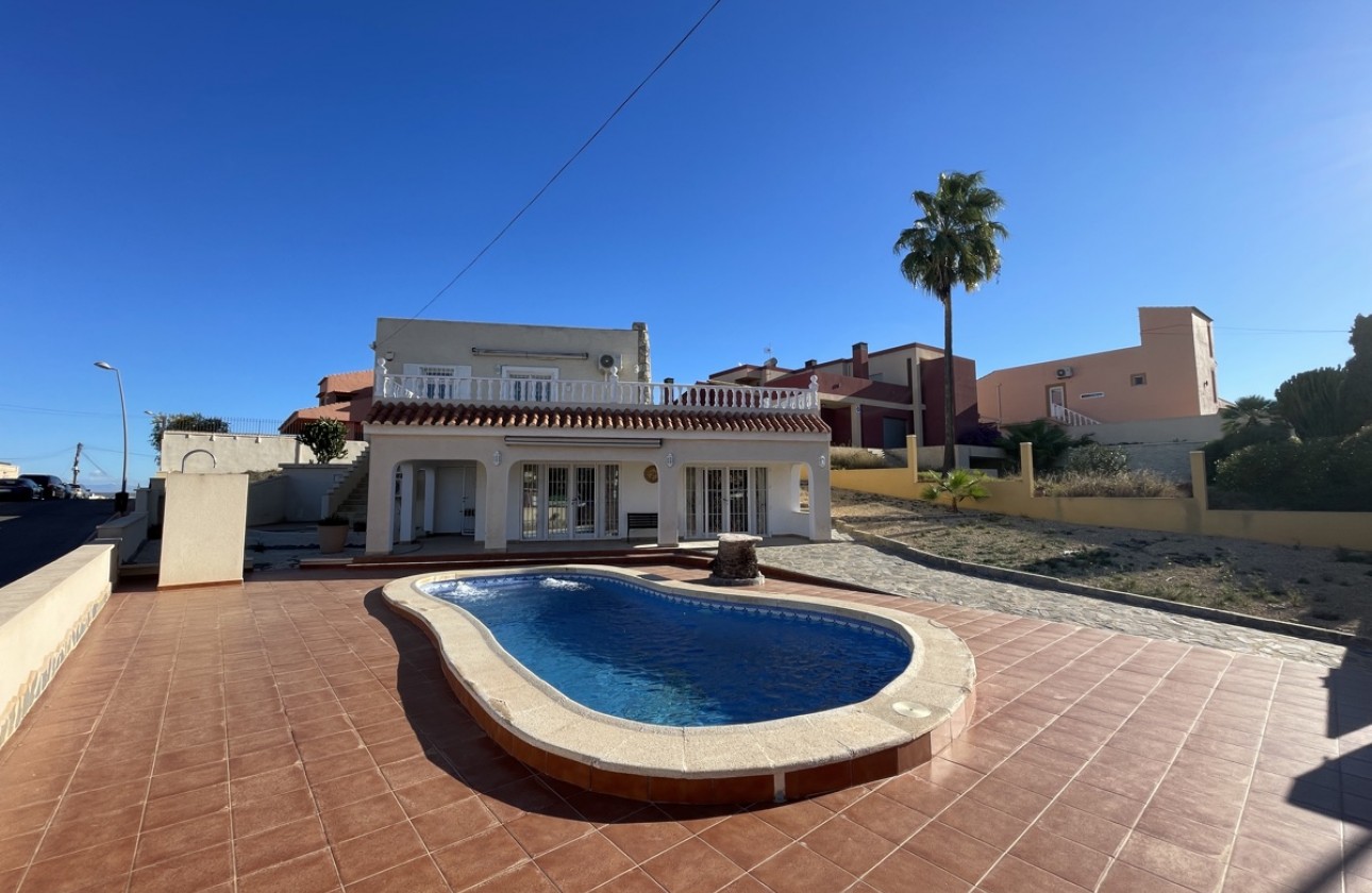 Begagnad - Fristående Villa - Torrevieja - Los Balcones - Los Altos del Edén