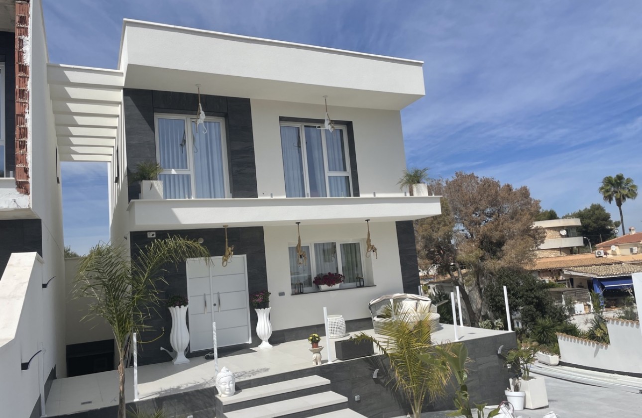 Begagnad - Fristående Villa - Torrevieja - Los Balcones - Los Altos del Edén