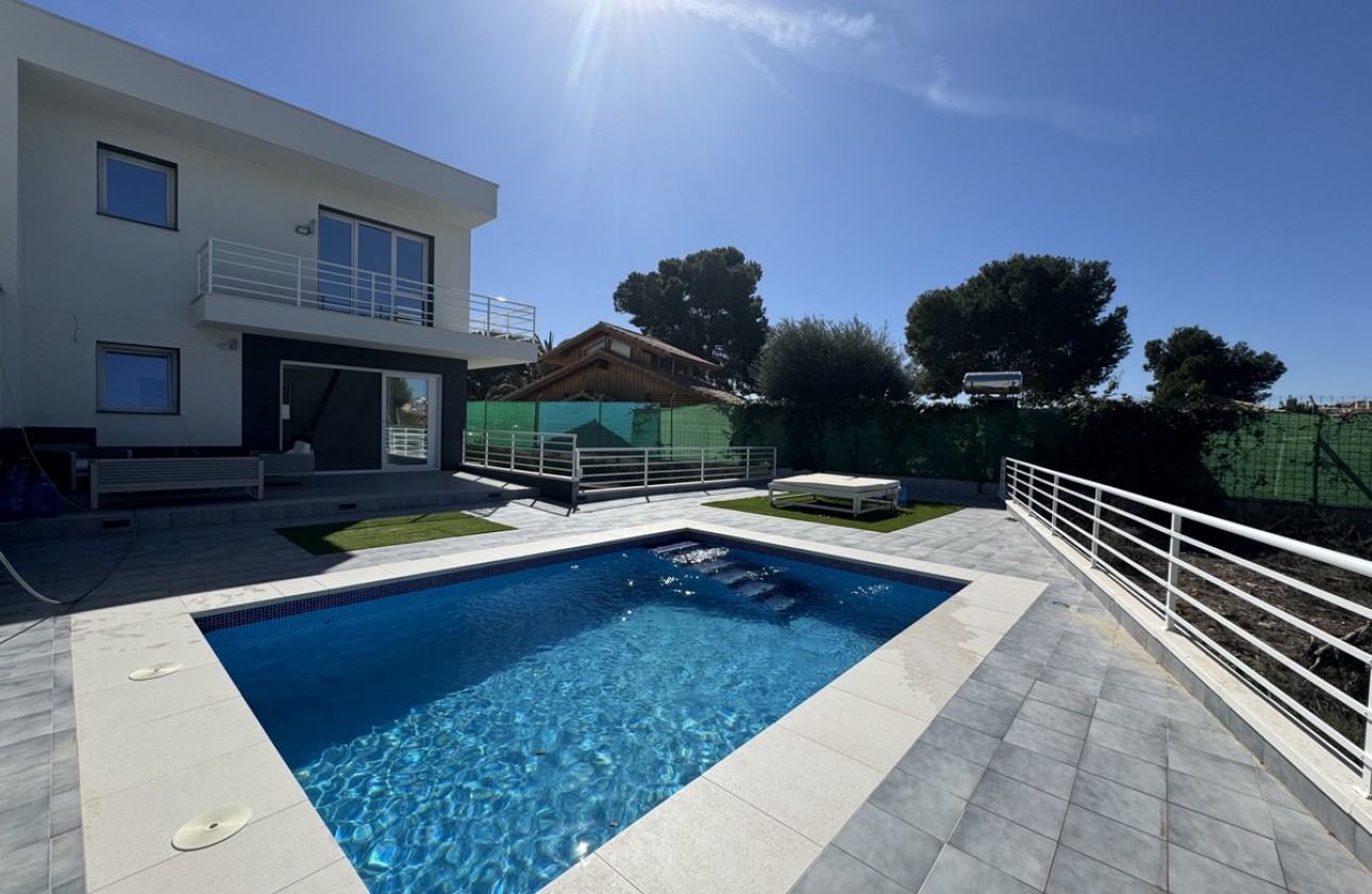 Begagnad - Fristående Villa - Torrevieja - Los Balcones - Los Altos del Edén