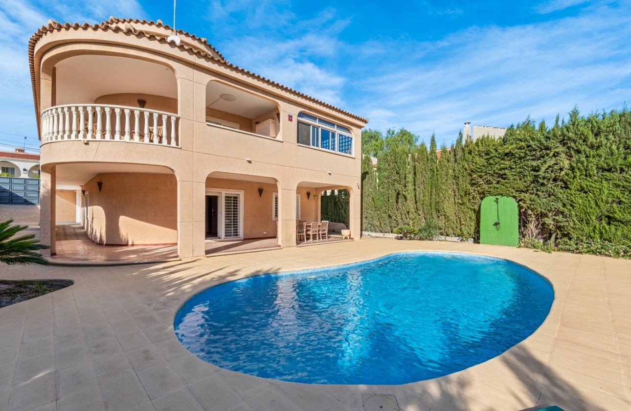 Begagnad - Fristående Villa - Torrevieja - Los Balcones - Los Altos del Edén