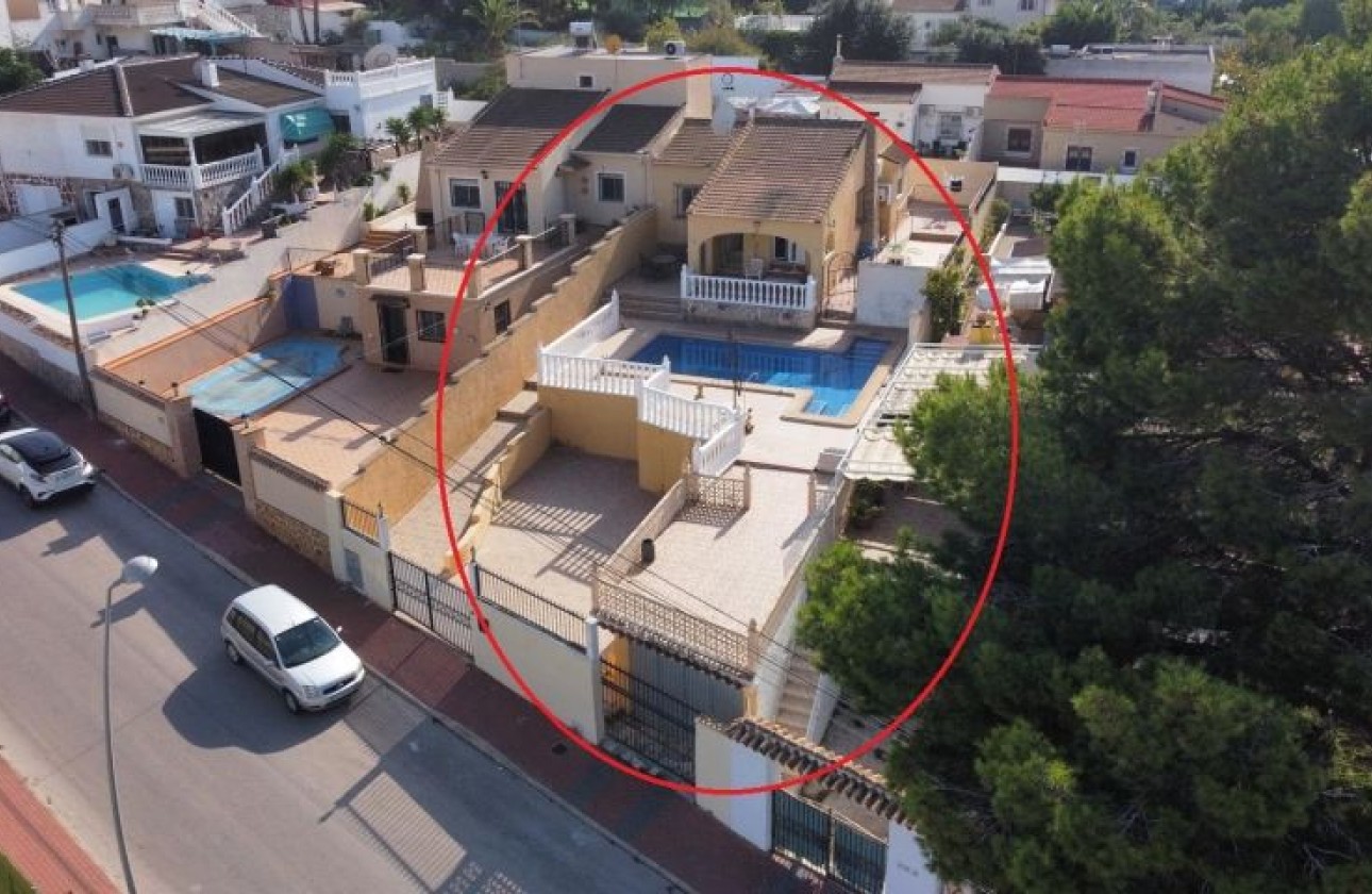 Begagnad - Fristående Villa - Torrevieja - Los Balcones - Los Altos del Edén