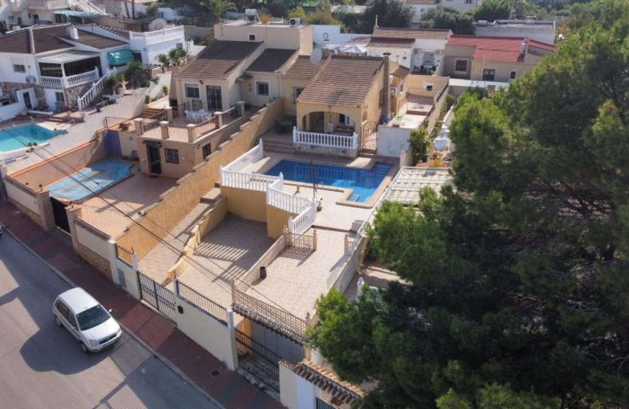 Begagnad - Fristående Villa - Torrevieja - Los Balcones - Los Altos del Edén