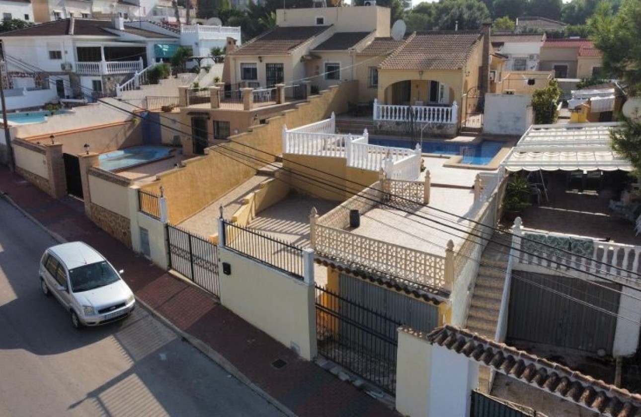 Begagnad - Fristående Villa - Torrevieja - Los Balcones - Los Altos del Edén