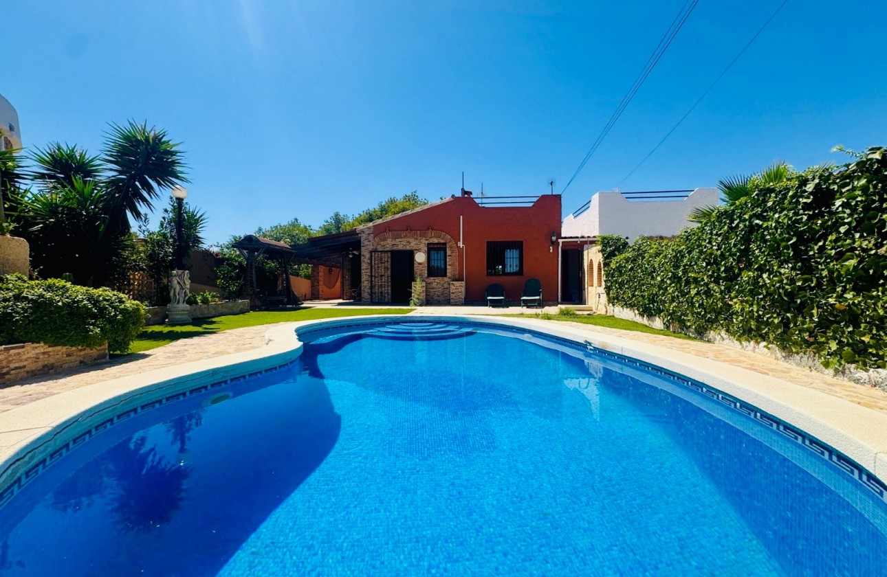 Begagnad - Fristående Villa - Torrevieja - Los Balcones - Los Altos del Edén