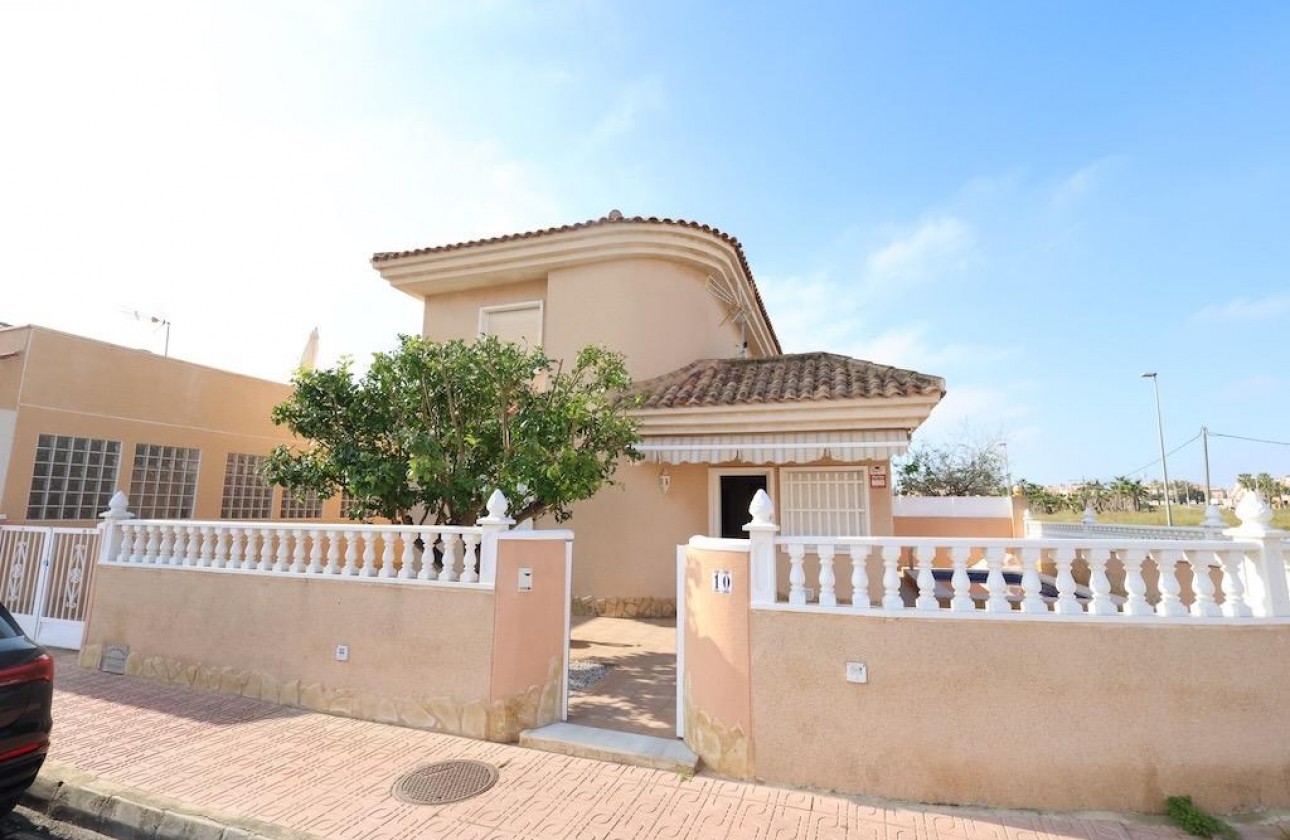 Begagnad - Fristående Villa - Torrevieja - Los Balcones - Los Altos del Edén