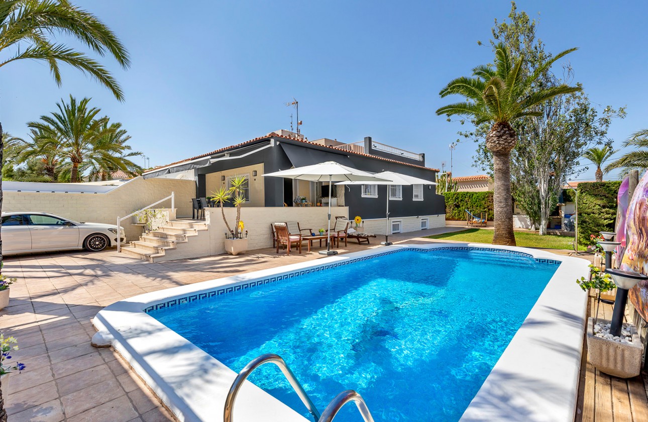 Begagnad - Fristående Villa - Torrevieja - Punta Prima