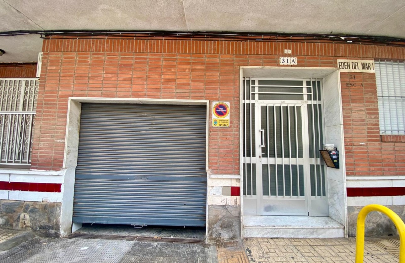 Begagnad - Garage - Torrevieja - El Acequión - Los Náufragos