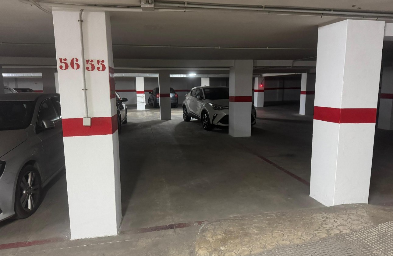 Begagnad - Garage - Torrevieja - El Acequión - Los Náufragos