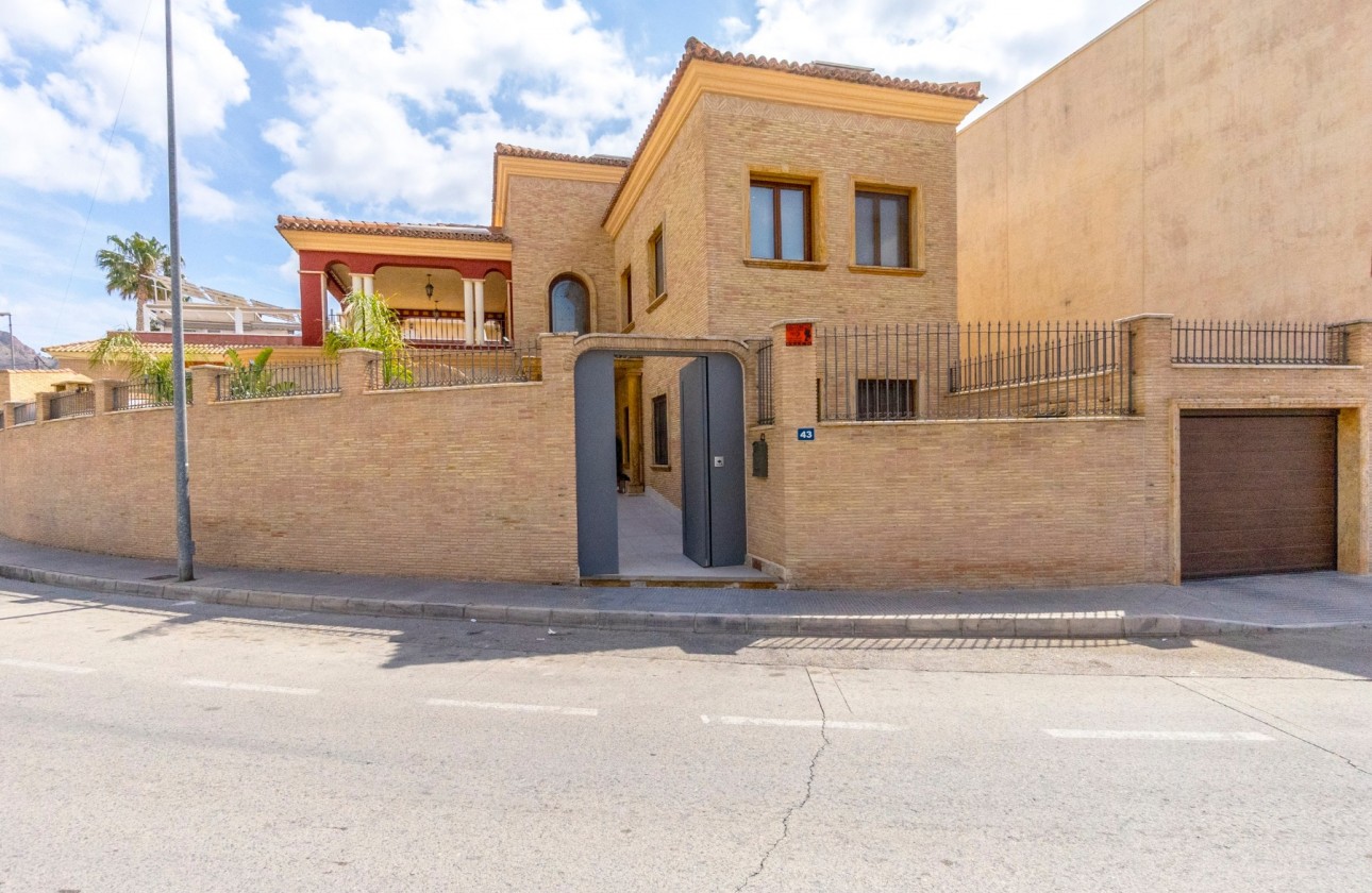 Begagnad - House - Orihuela