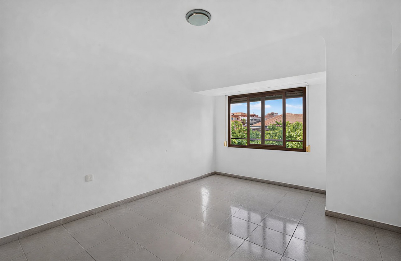 Begagnad - Lägenhet - Alicante - Calle de los Doscientos