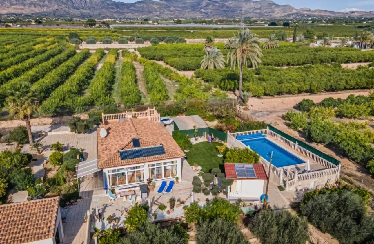 Begagnad - Landsbyggdshus - Albatera