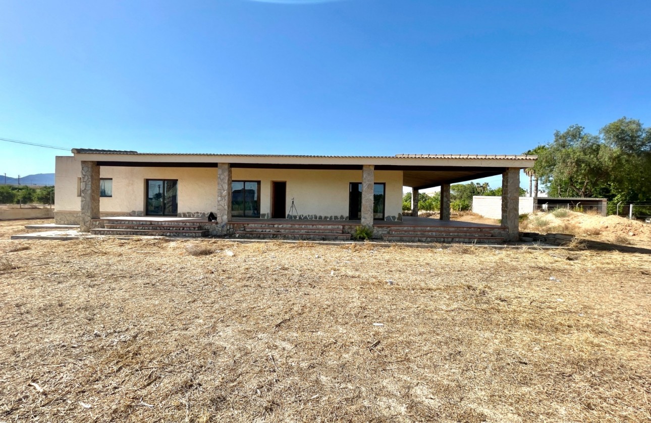 Begagnad - Landsbyggdshus - Elche - Matola