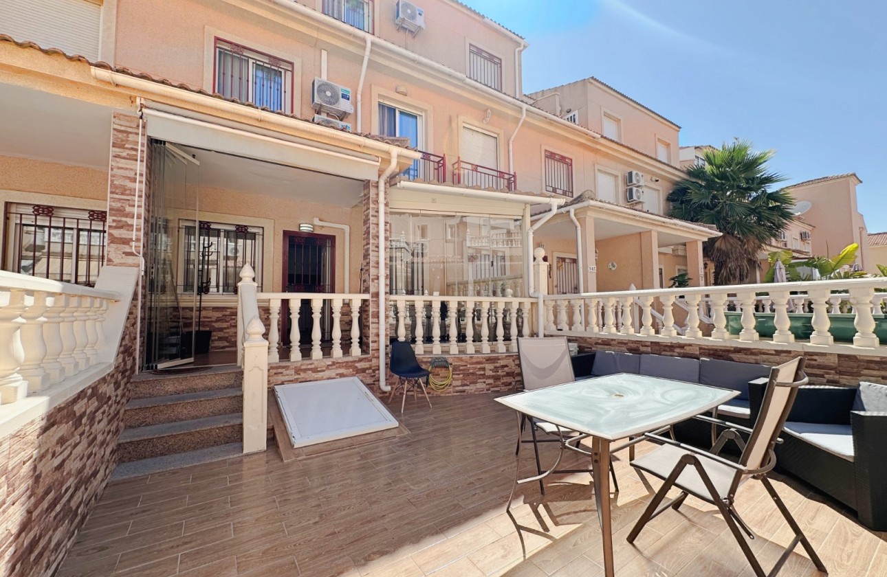 Begagnad - Townhouse / Terraced House - Orihuela Costa - La Zenia
