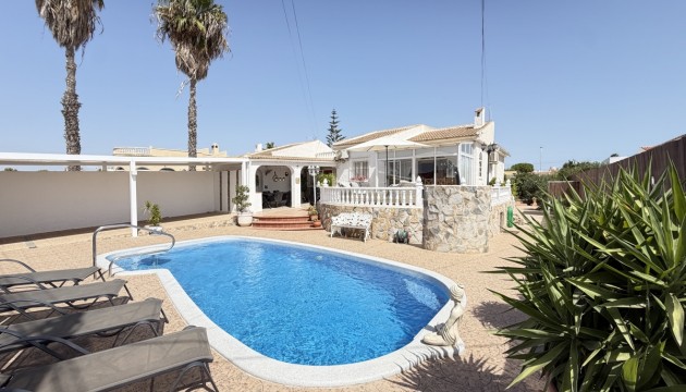 Bungalow - Odsprzedaż - San Luis - San Luis