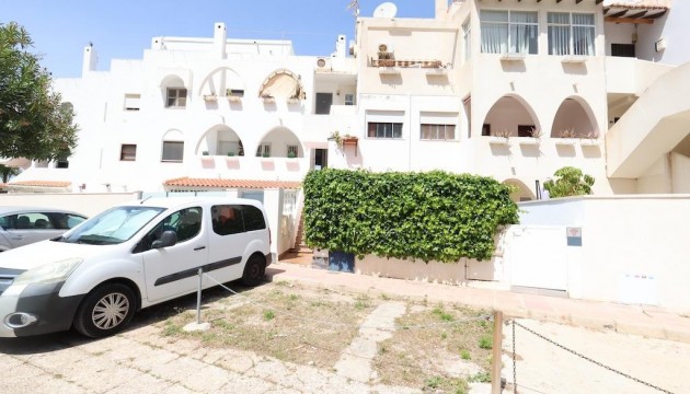 Bungalow - Wiederverkauf - Orihuela Costa - La Zenia