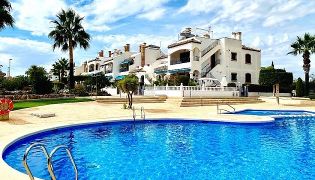 Bungalow - Wiederverkauf - Orihuela Costa - Villamartín