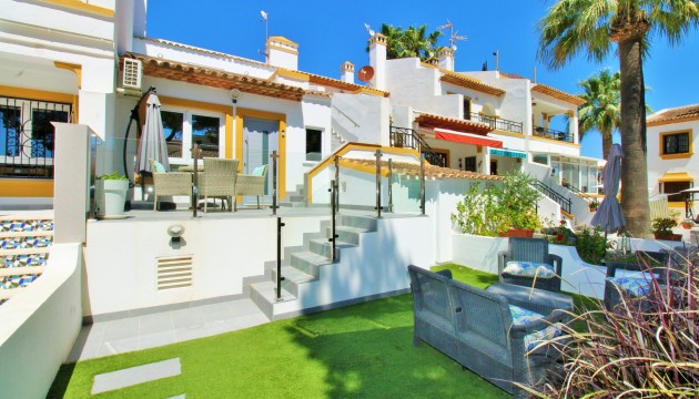 Bungalow - Wiederverkauf - Orihuela Costa - Villamartín