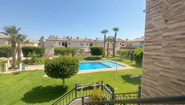 Bungalow - Wiederverkauf - Torrevieja - Nueva Torrevieja - Aguas Nuevas