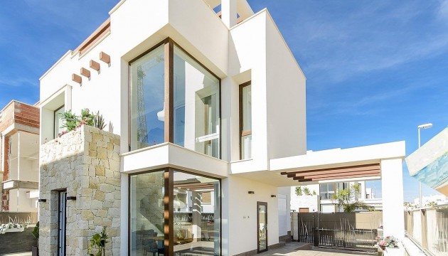 Chalet Independiente - Nueva construcción  - Los Montesinos - Los Montesinos