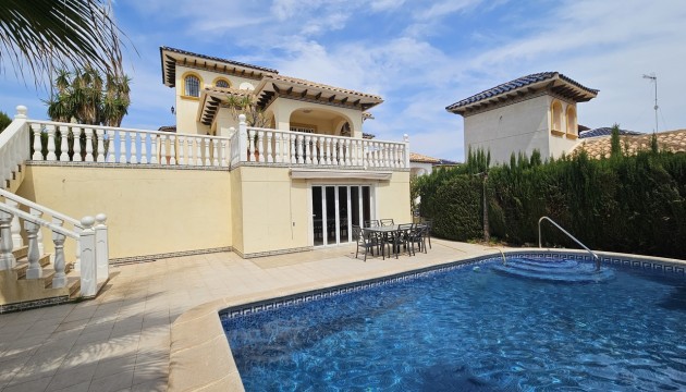 Chalet Independiente - Reventa - Orihuela Costa - La Zenia