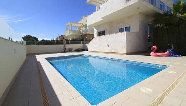 Chalet Independiente - Reventa - Orihuela Costa - La Zenia