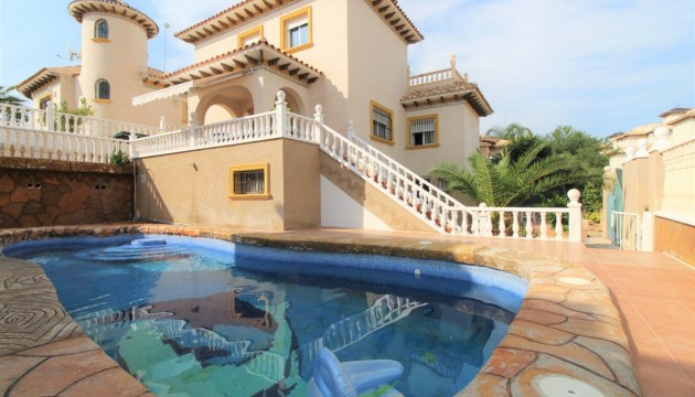 Chalet Independiente - Reventa - Orihuela Costa - La Zenia