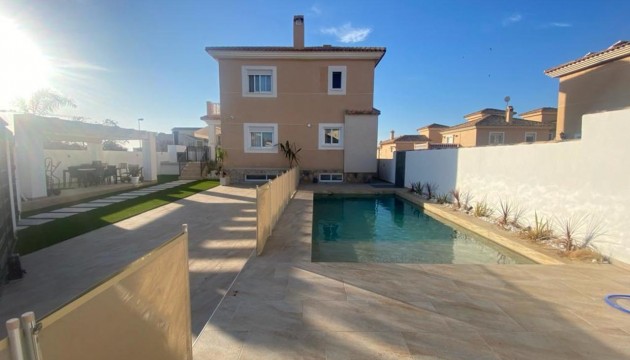 Chalet Independiente - Reventa - Orihuela Costa - Punta Prima