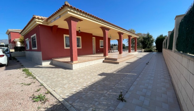 Detached Villa - Herverkoop - Albatera - Albatera