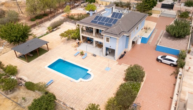 Detached Villa - Herverkoop - Alicante - Rebolledo