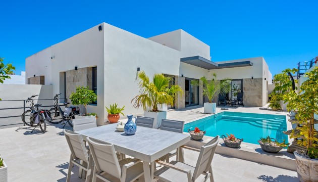 Detached Villa - Herverkoop - Daya Nueva - Daya Nueva