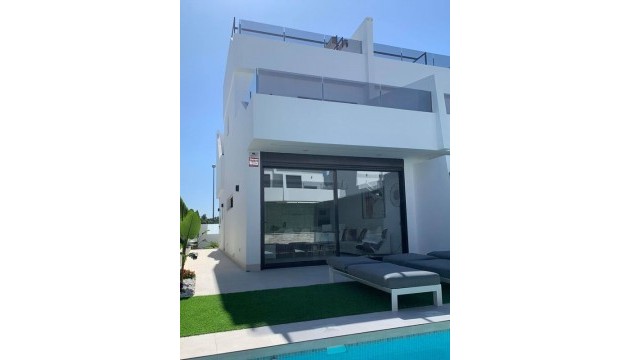 Detached Villa - Herverkoop - Los Alcazares - Serena Golf