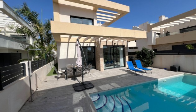 Detached Villa - Herverkoop - Los Montesinos - La Herrada