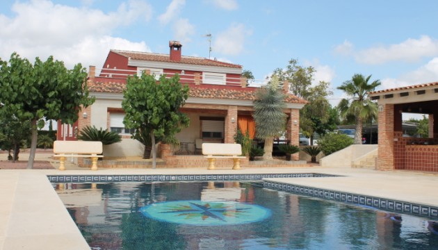 Detached Villa - Herverkoop - Novelda - Novelda