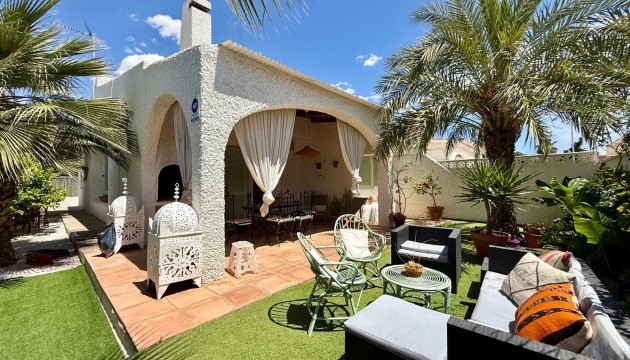 Detached Villa - Herverkoop - Orihuela Costa - Campoamor