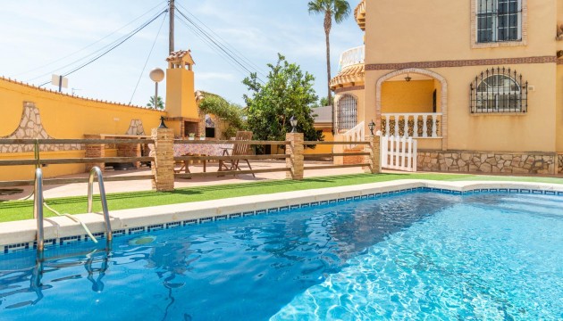 Detached Villa - Herverkoop - Orihuela Costa - La Florida