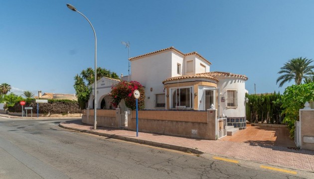 Detached Villa - Herverkoop - Orihuela Costa - La Florida