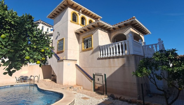 Detached Villa - Herverkoop - Orihuela Costa - La Zenia