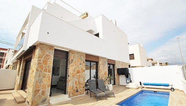 Detached Villa - Herverkoop - Orihuela Costa - Lomas de Cabo Roig