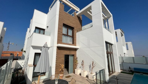 Detached Villa - Herverkoop - Orihuela Costa - Los Altos