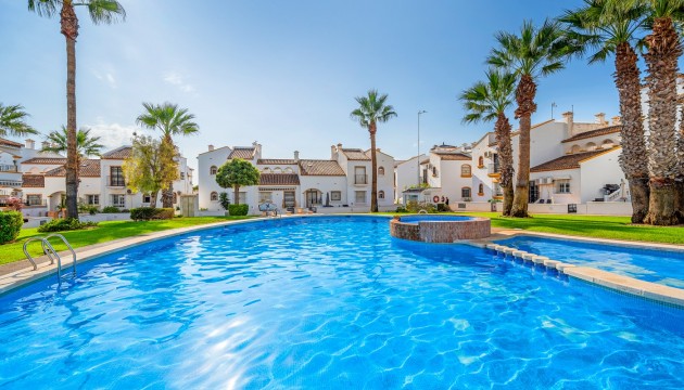 Detached Villa - Herverkoop - Orihuela Costa - Los Dolses