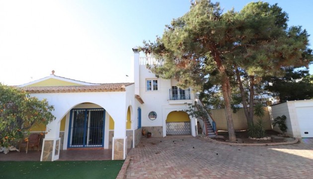 Detached Villa - Herverkoop - Orihuela Costa - Los Dolses