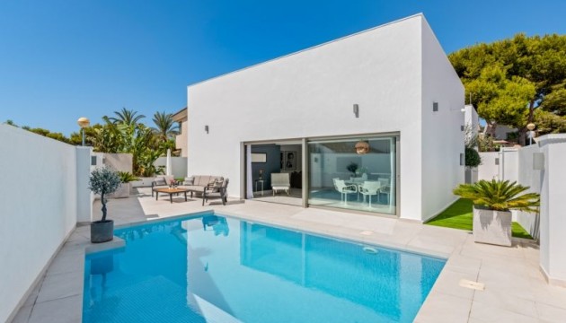 Detached Villa - Herverkoop - Orihuela Costa - Punta Prima