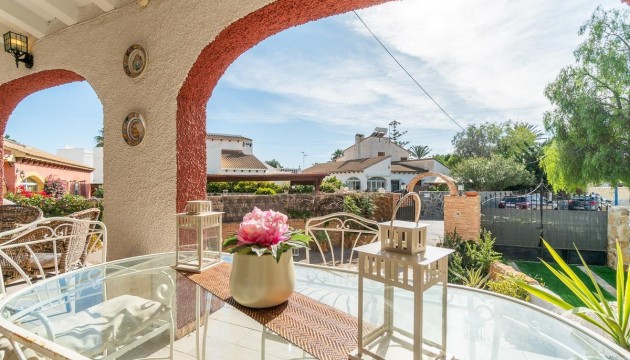 Detached Villa - Herverkoop - Orihuela Costa - Punta Prima