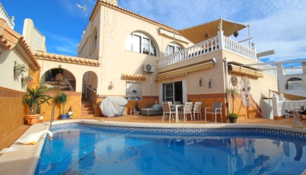 Detached Villa - Herverkoop - Orihuela Costa - Villamartín